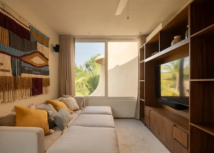 Mar De Coco Front